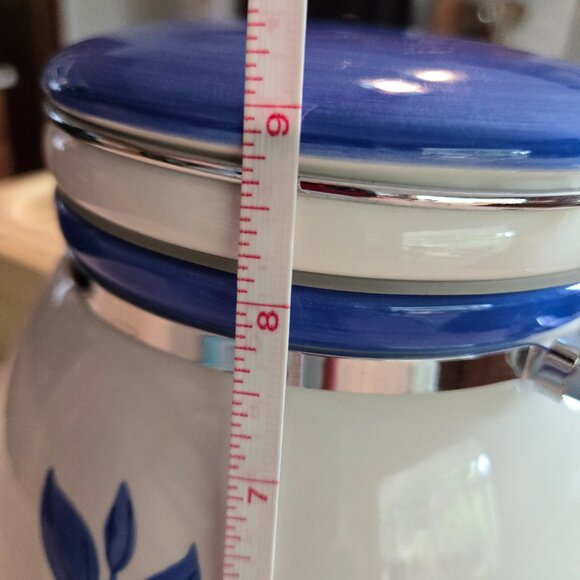 Inspirado IDC Stonelite Hinged Lid Cookie Jar - Picture 7 of 8